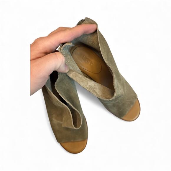 Ugg Ginger Open Toe Bootie – Size 8.5 – Like New - Picture 6 of 7